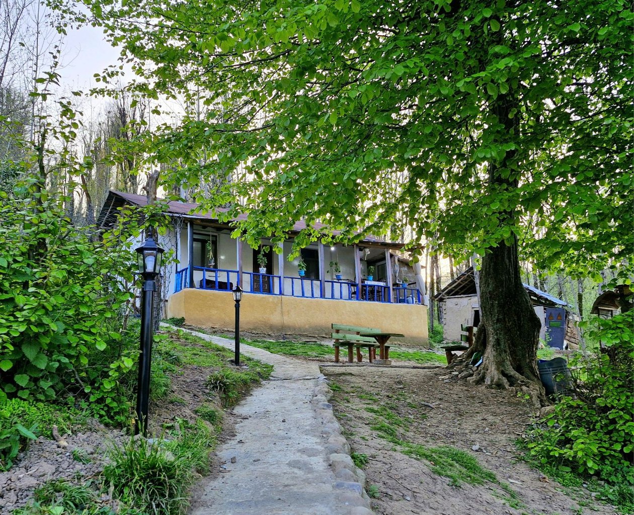 یک خوابه روستایی فانوس