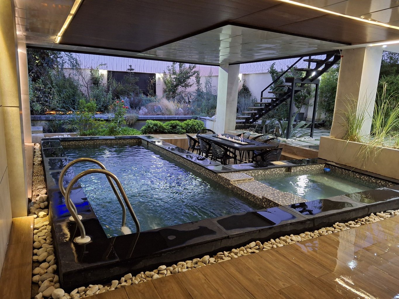 سه خوابه دوبلکس استخردار آبگرم شبنم