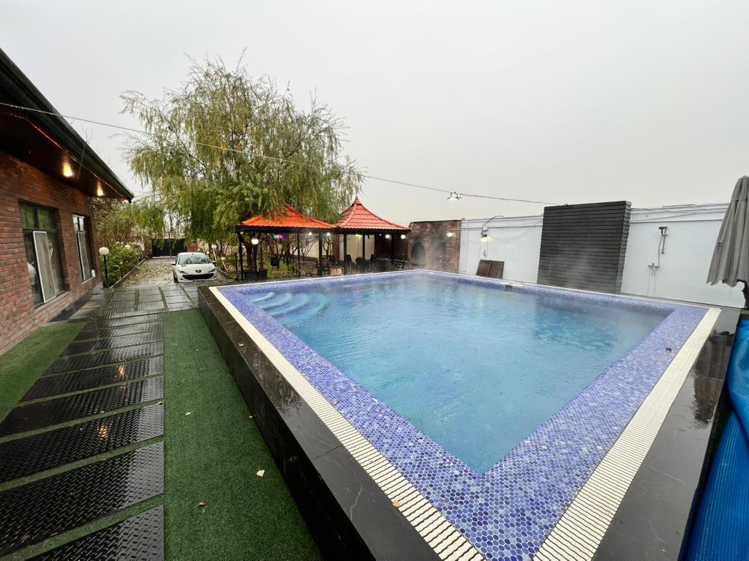 ویلا چهارخوابه استخردار آبگرم ستاره