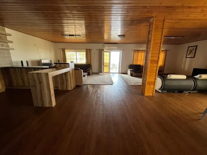 آپارتمان دوخوابه ساحلی عمارت سفید