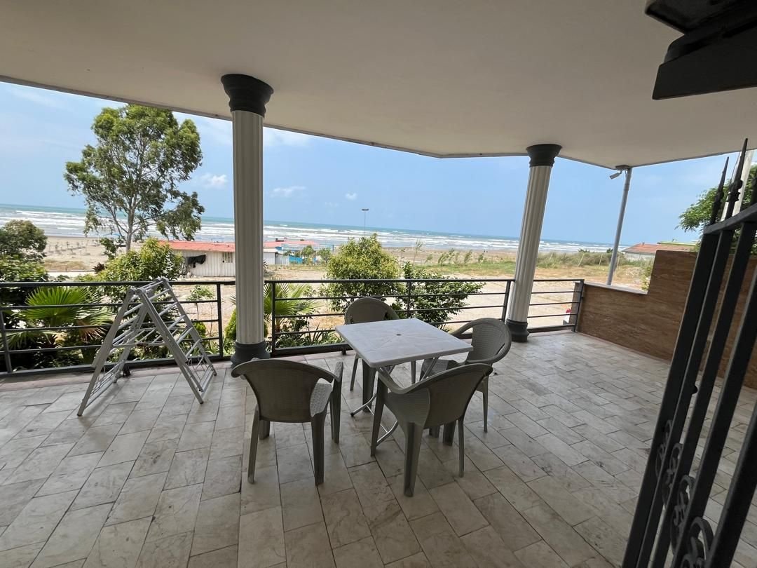 دوخوابه ساحلی عمارت سفید