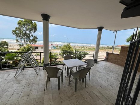 آپارتمان دوخوابه ساحلی عمارت سفید