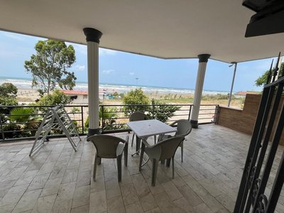 آپارتمان دوخوابه ساحلی عمارت سفید