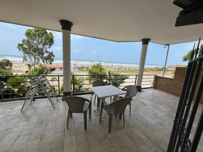 آپارتمان دوخوابه ساحلی عمارت سفید