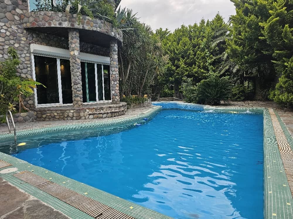 شش خوابه استخردار چهارفصل ساحل ویلوها