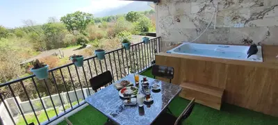 ویلا یک خوابه جنگلی جکوزی دار گلستان ۳