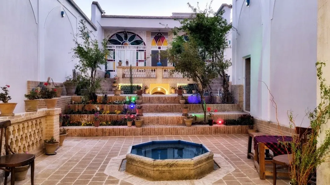 بوم گردی سرای ملک - واحد محراب -    