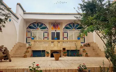 بومگردی سرای ملک واحد خلوت سرا