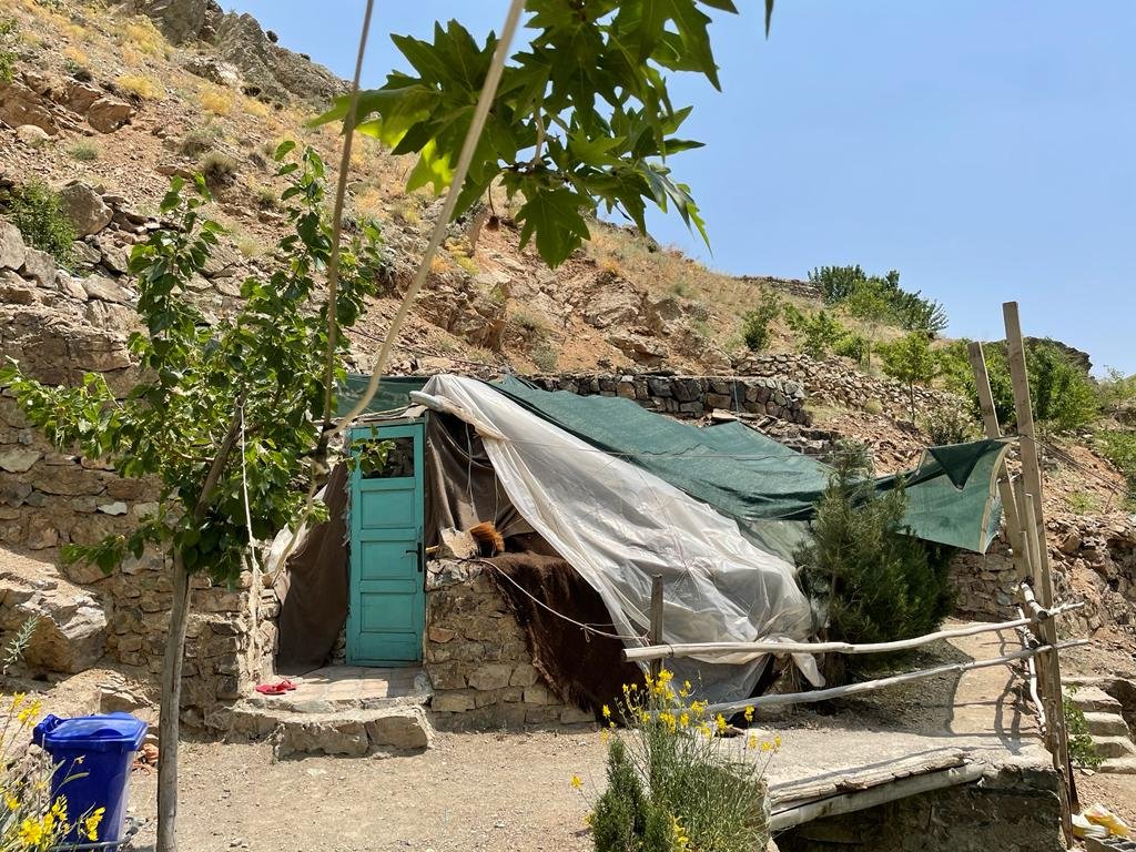 بومگردی ارگ سنگی سنگان - واحد سیاه چادر عشایری