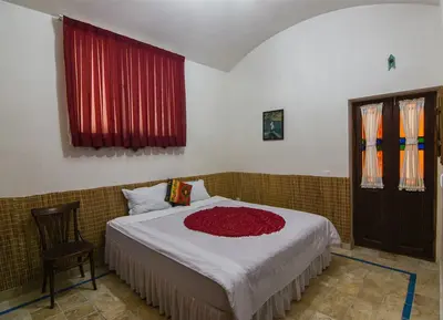 بومگردی سرای ملک - واحد محراب