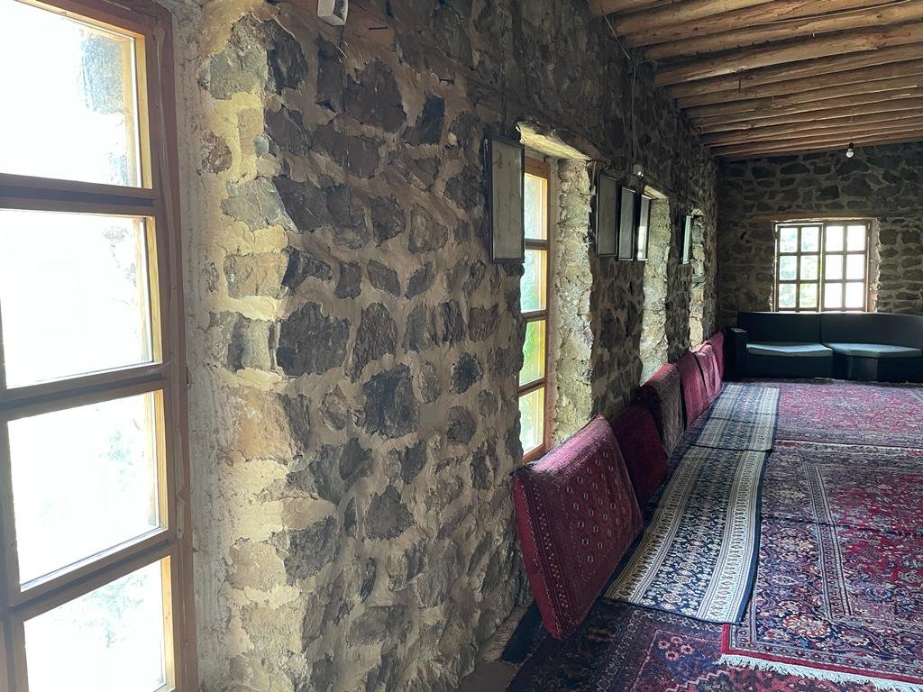 بومگردی ارگ سنگی سنگان - واحد سنگی بزرگ