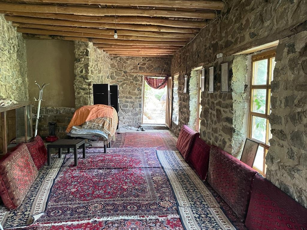 بومگردی ارگ سنگی سنگان - واحد سنگی بزرگ