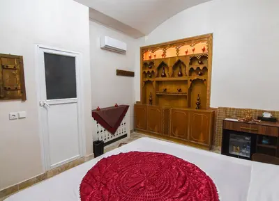 بومگردی سرای ملک - واحد محراب