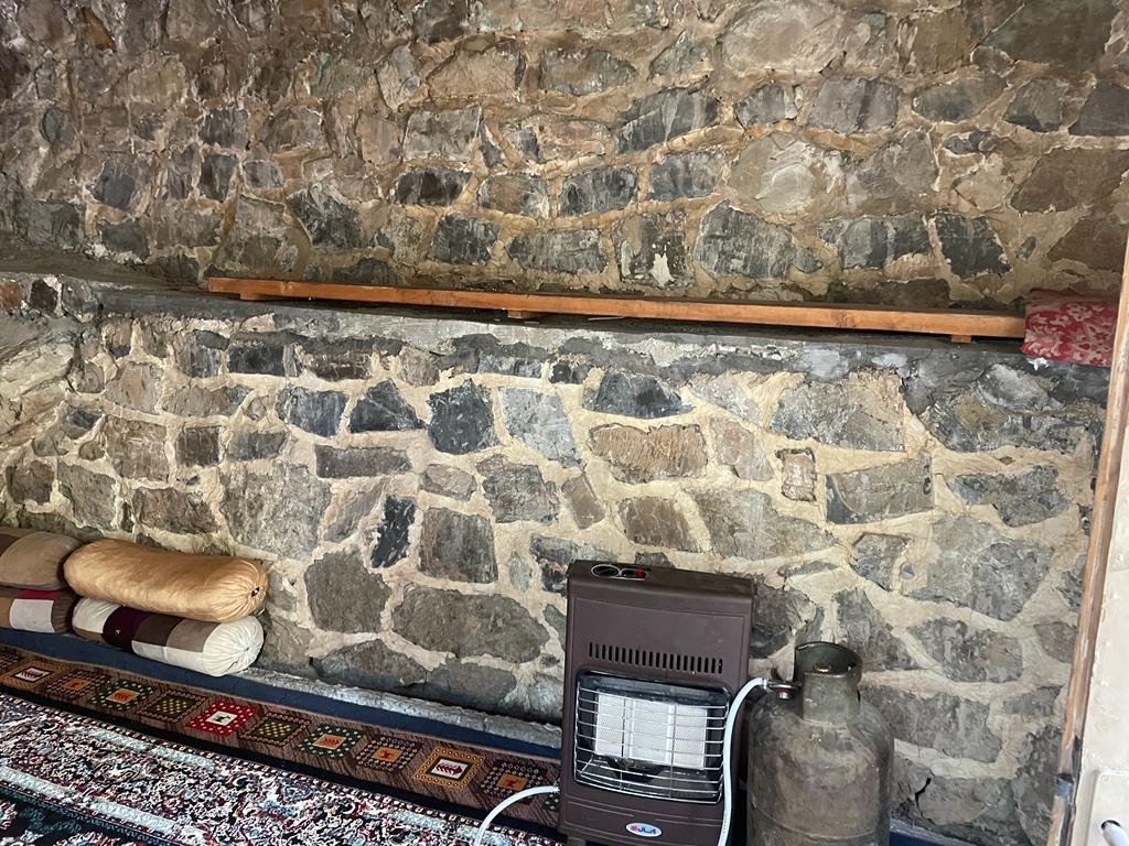 بوم گردی ارگ سنگی سنگان - واحد سنگی کوچک