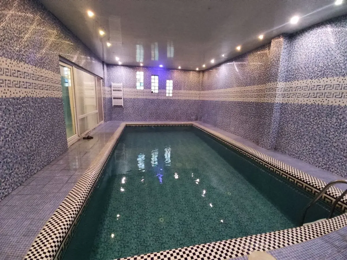 تکراری /سه خوابه دوبلکس استخردار سفید -   