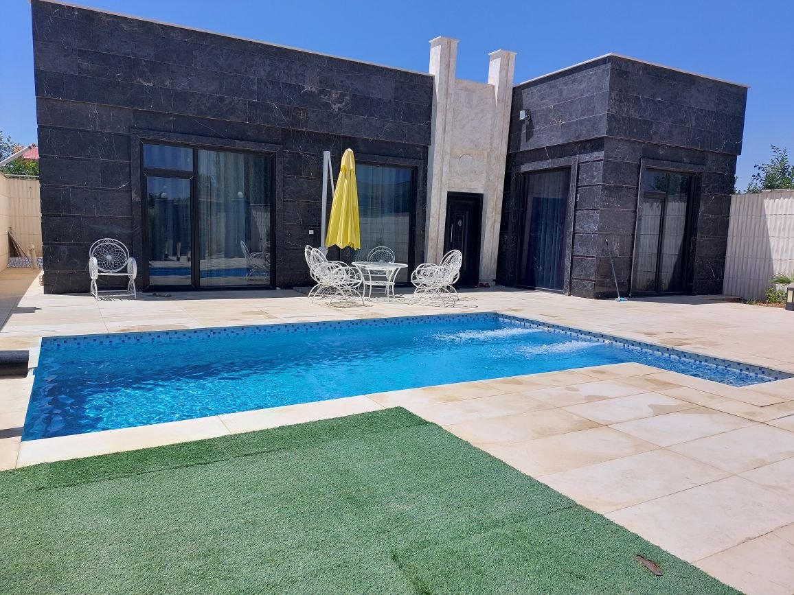 ویلا دوخوابه استخردار آب گرم صدرا 2