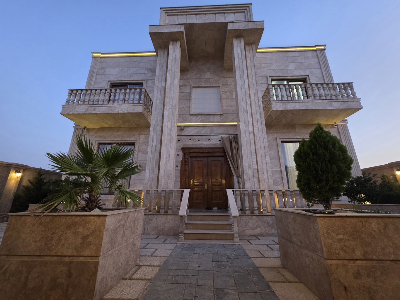 ویلا سه خوابه استخردار آبگرم دوبلکس عمارت شاهان