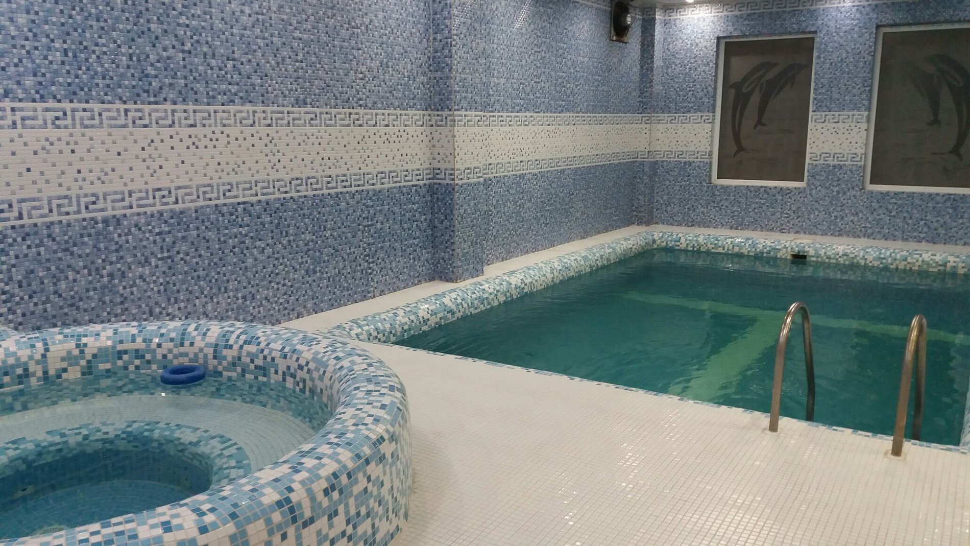 ویلا استخردار دنج محمودآباد - استخر وجکوزی