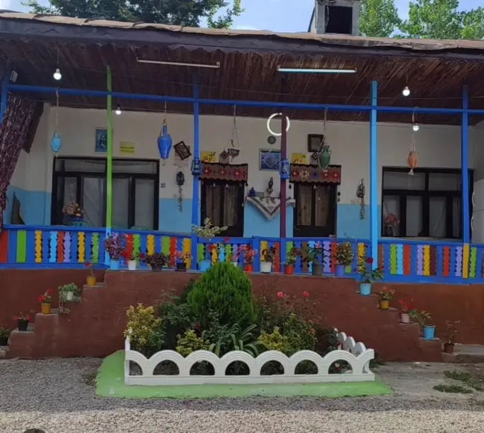 بوم گردی فلخانه - واحد تلار - نمای اقامتگاه