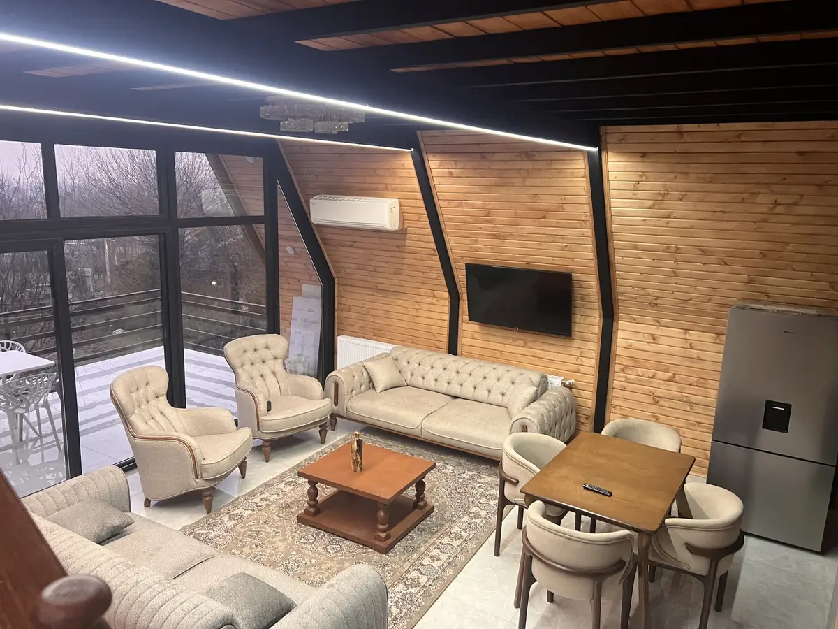 کلبه دوخوابه سوئیسی مهتاب