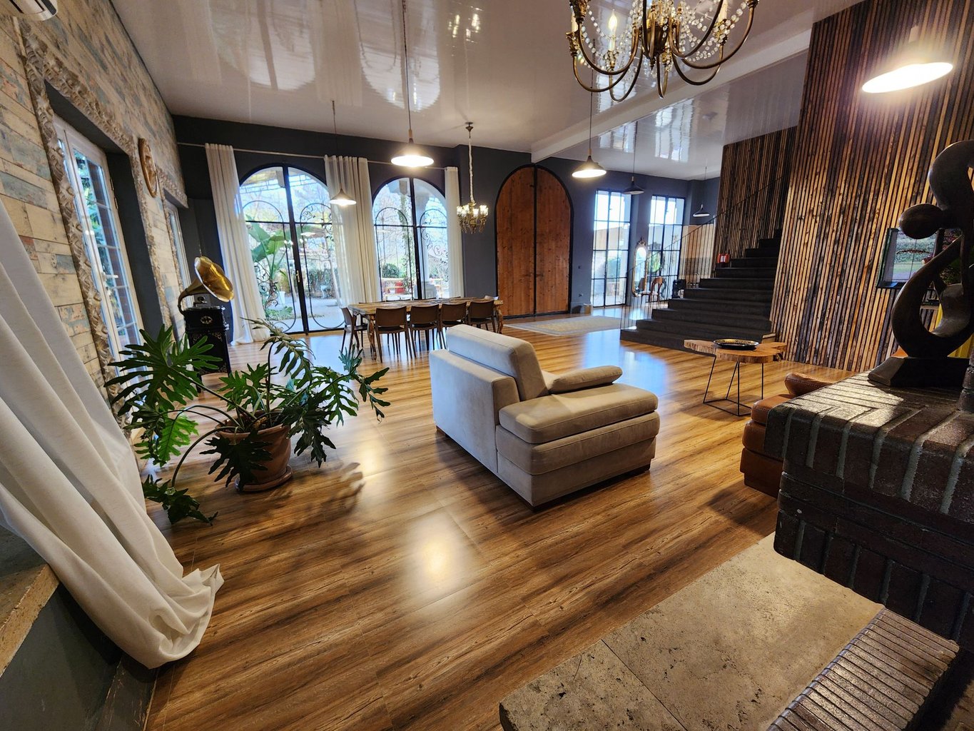 دوخوابه باغ جی تی