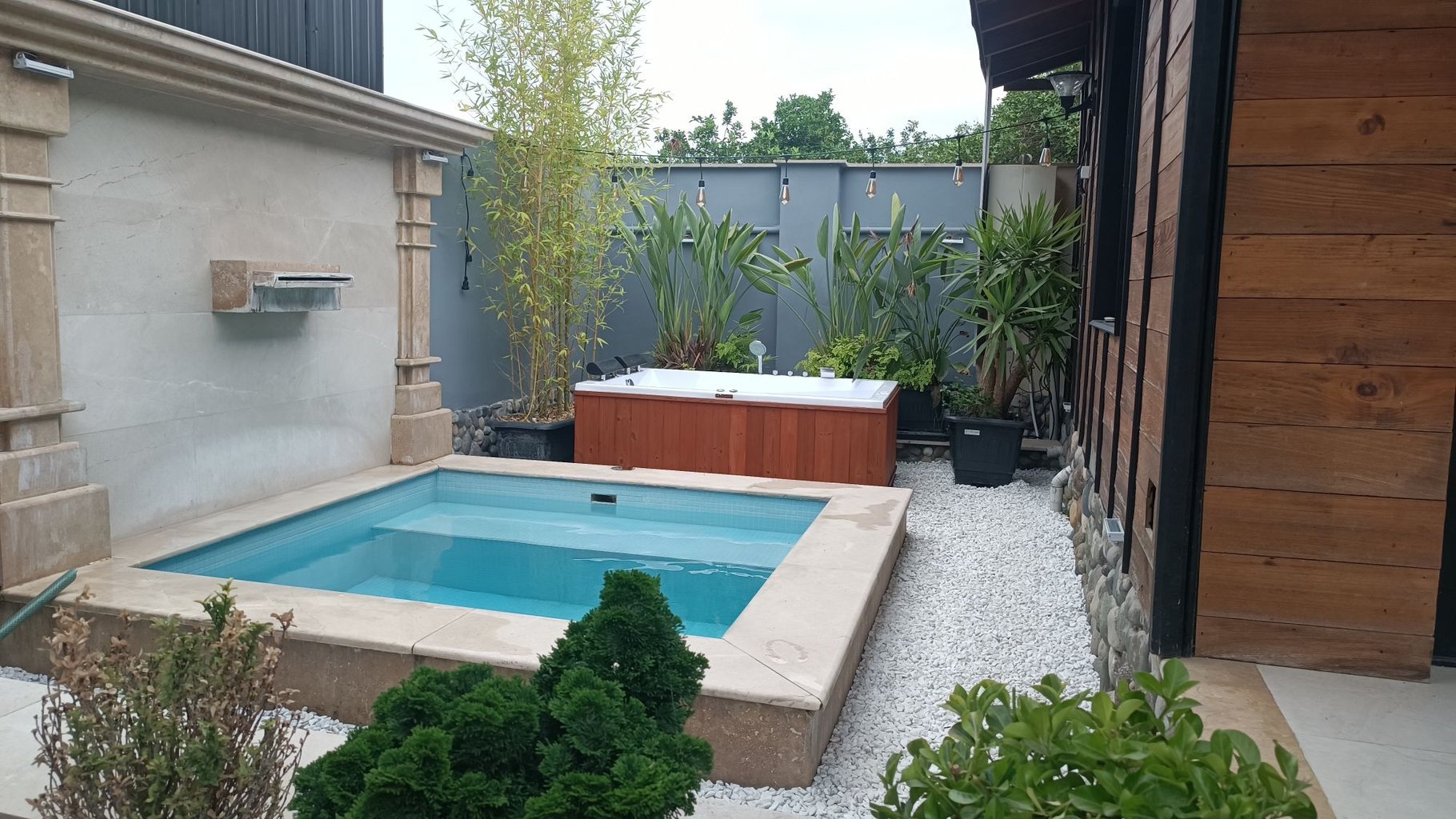 کلبه فلت استخردار آبگرم باراک - جکوزی دونفره و حوضچه آبسرد