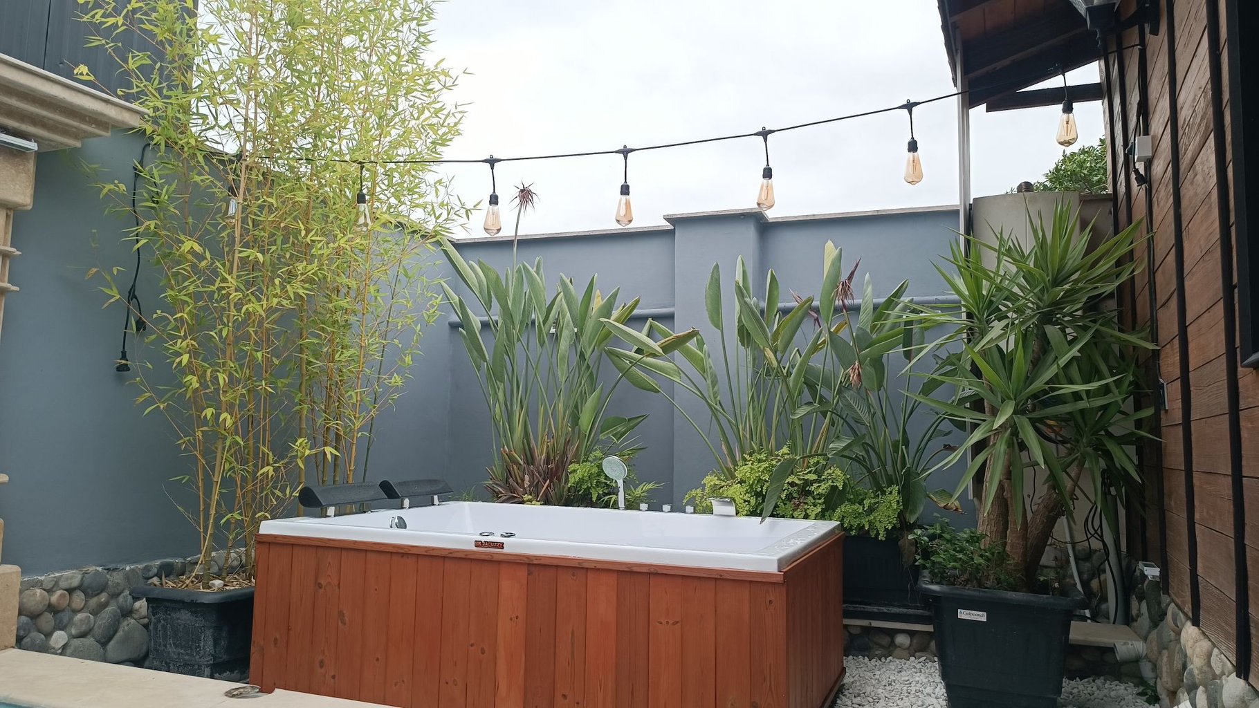 کلبه فلت استخردار آبگرم باراک