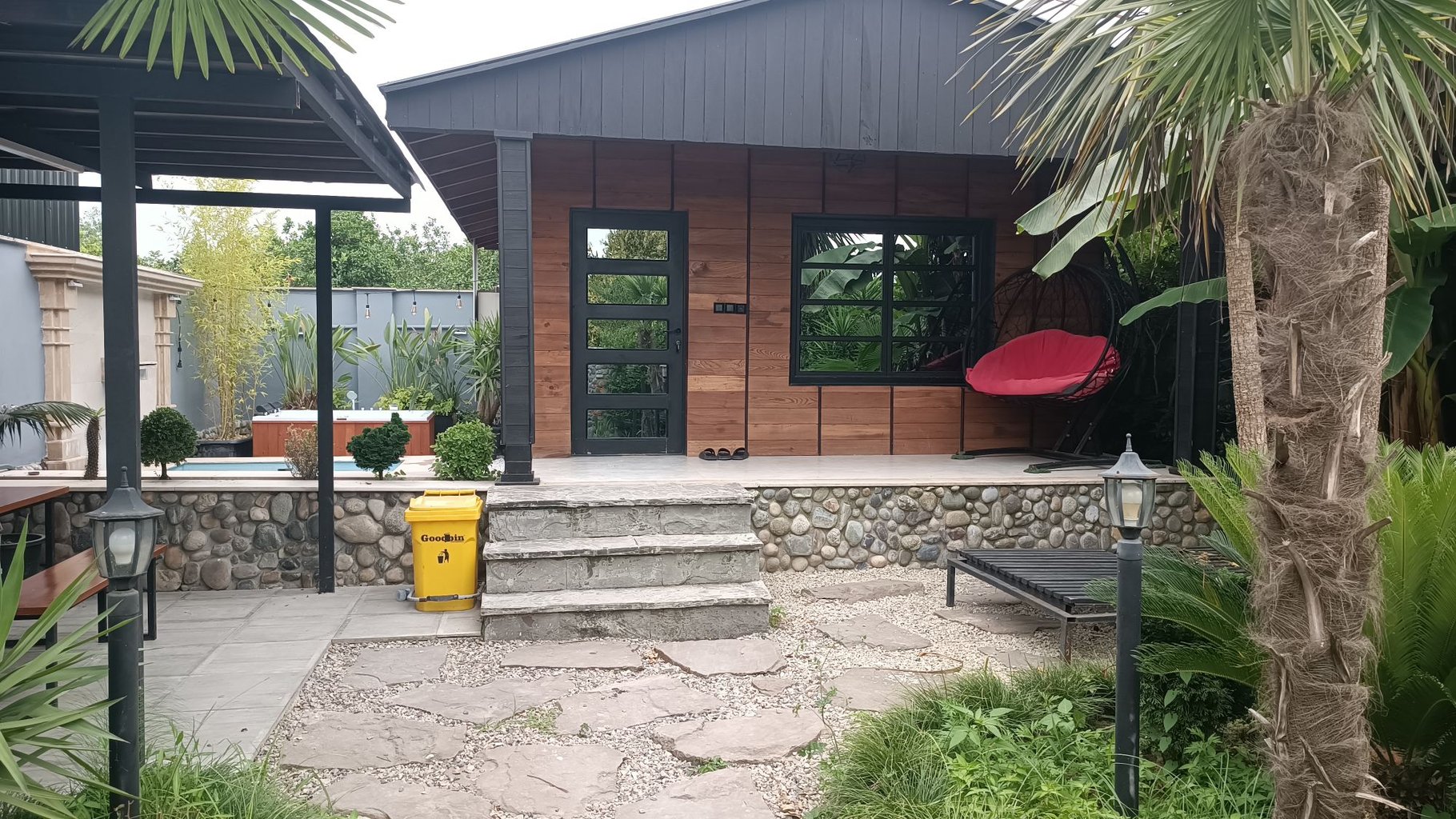 فلت استخردار آبگرم باراک