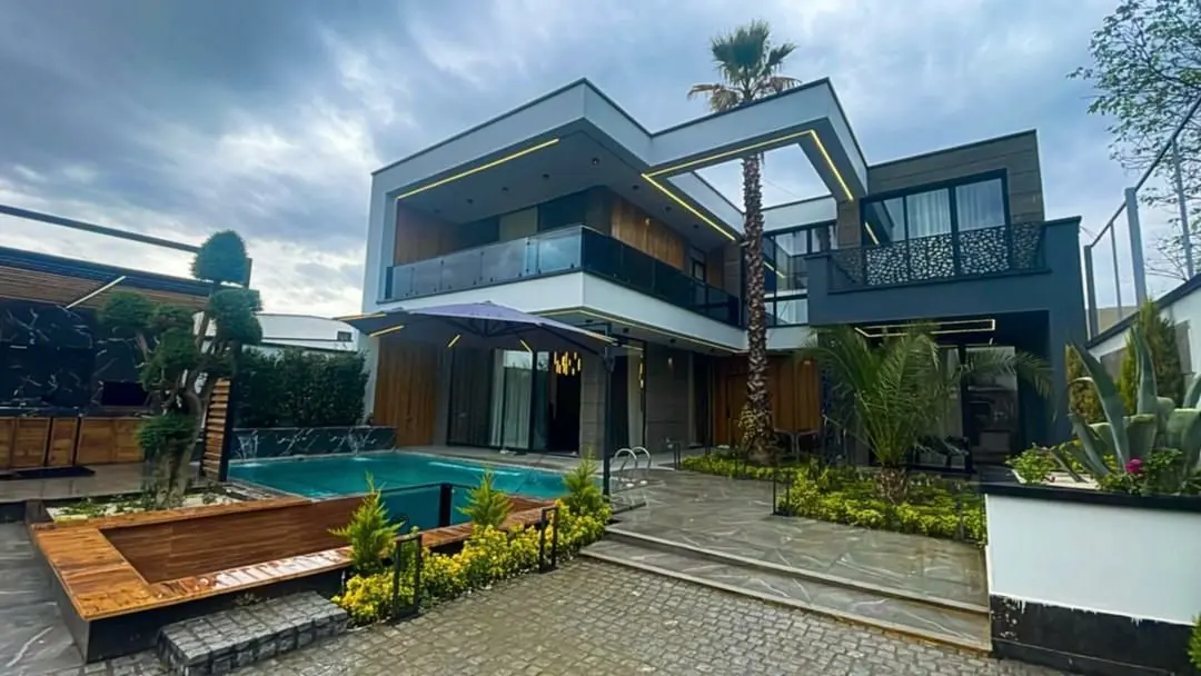 ویلا سه خوابه استخردار آبگرم هوشمند یوتاب