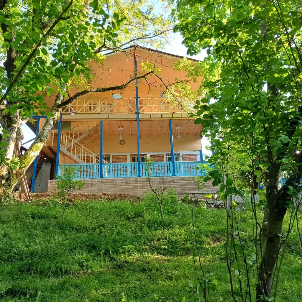 اقامتگاه سنتی سه خوابه جنگلی هلی تی تی