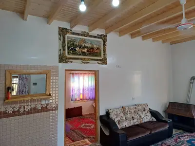 اقامتگاه سنتی سه خوابه جنگلی هلی تی تی