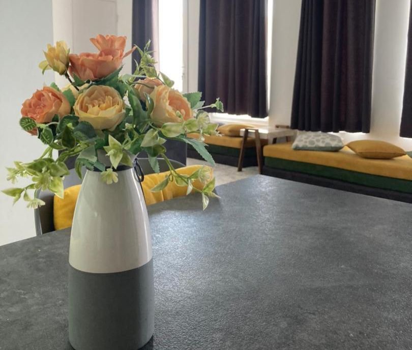 مجتمع اقامتی یک خوابه بادگیر سفید - واحد 1