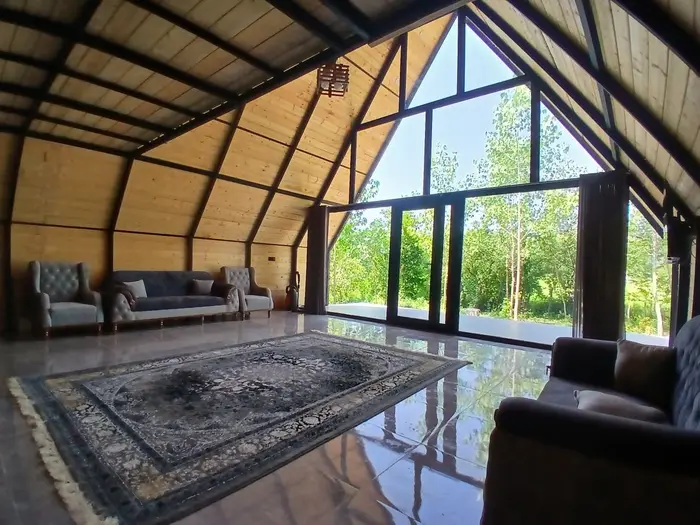 کلبه یک خوابه سوئیسی جکوزی دار مونترو - نمای پذیرایی