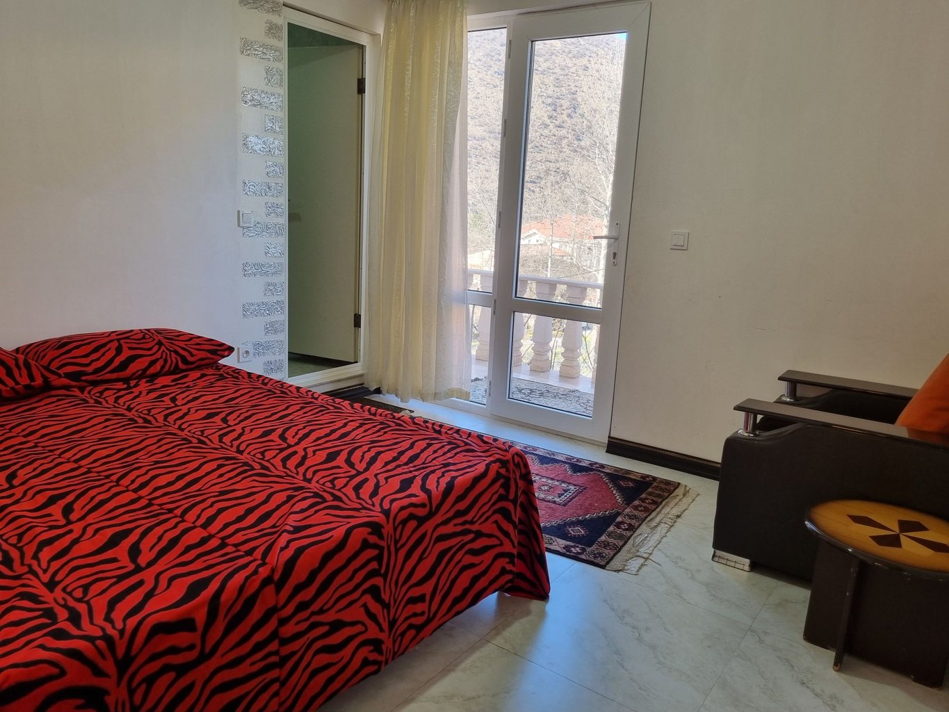 ویلا سه خوابه جنگلی رودبارک