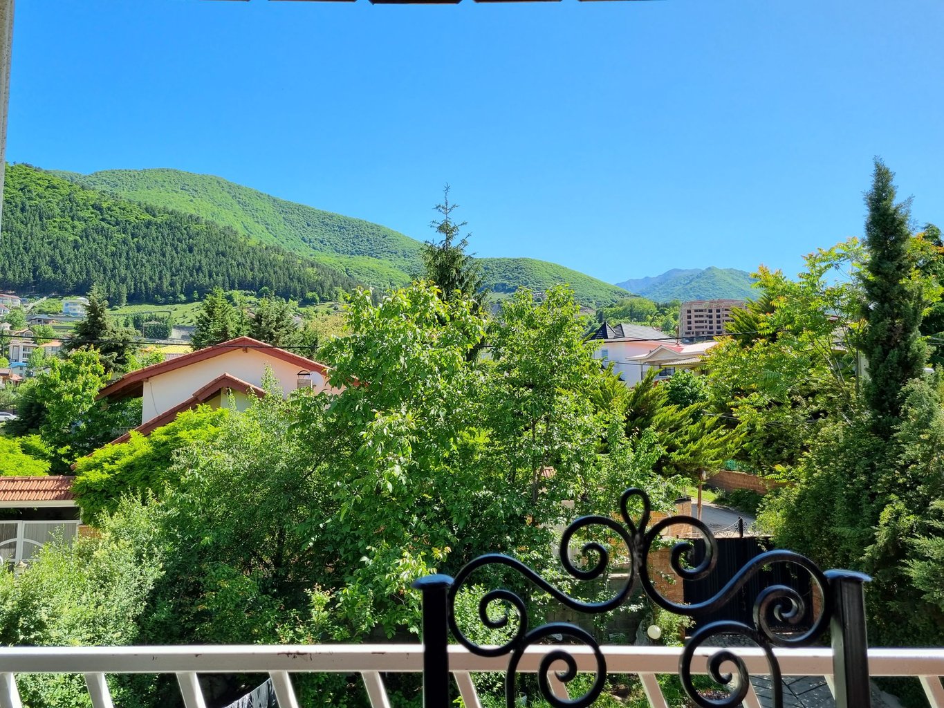 ویلا دوخوابه جنگلی شاهد ۲۲ - ویو تراس 