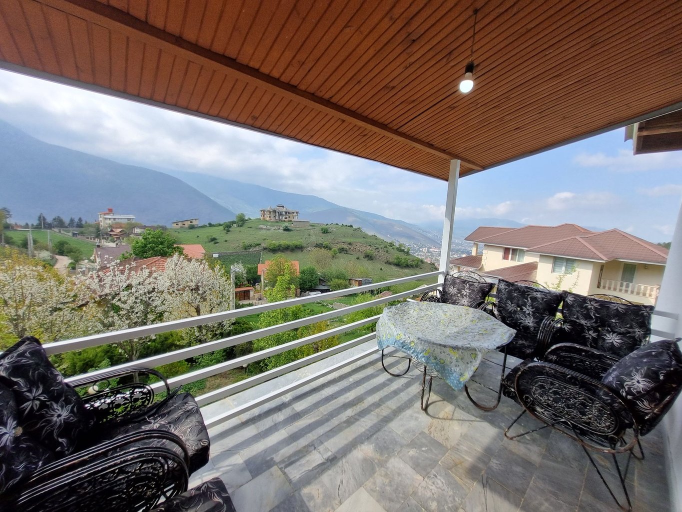 دو خوابه جنگلی بام اجابیت ۳