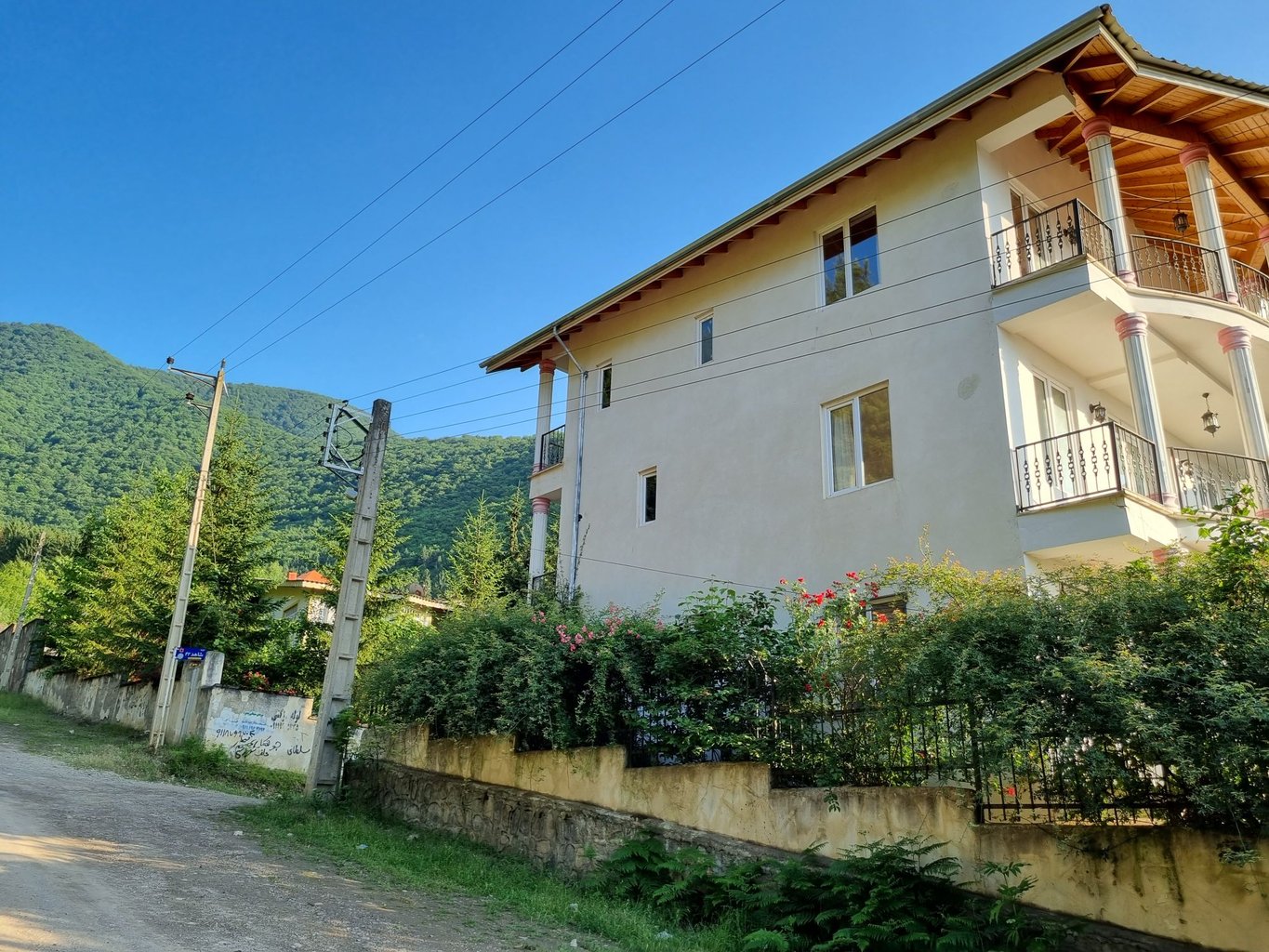 دوخوابه جنگلی بام نصیری 1