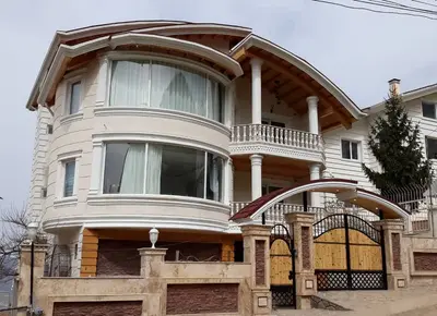 ویلا سه خوابه جنگلی استخردار آبگرم هزارچشمه