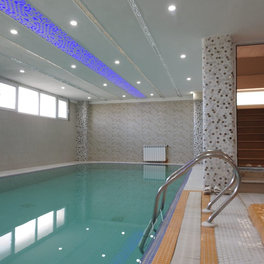 سه خوابه جنگلی استخردار آبگرم هزارچشمه