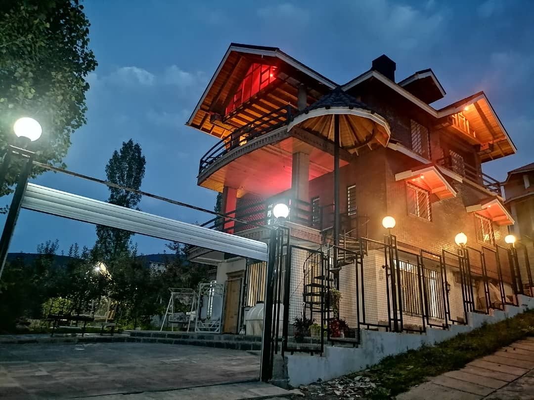 سه خوابه جنگلی بام خردپیر