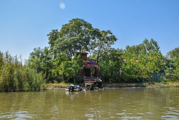 ویلا دوخوابه جزیره سارینا مرداب