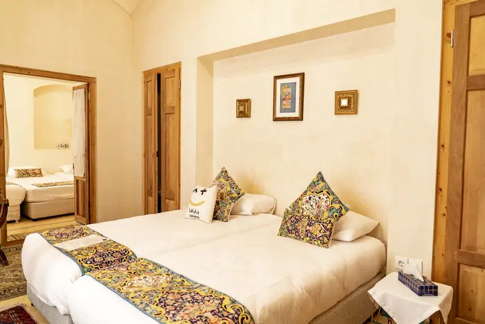 اقامتگاه سنتی کاشانه روشن - واحد چهار و پنج شاه نشین