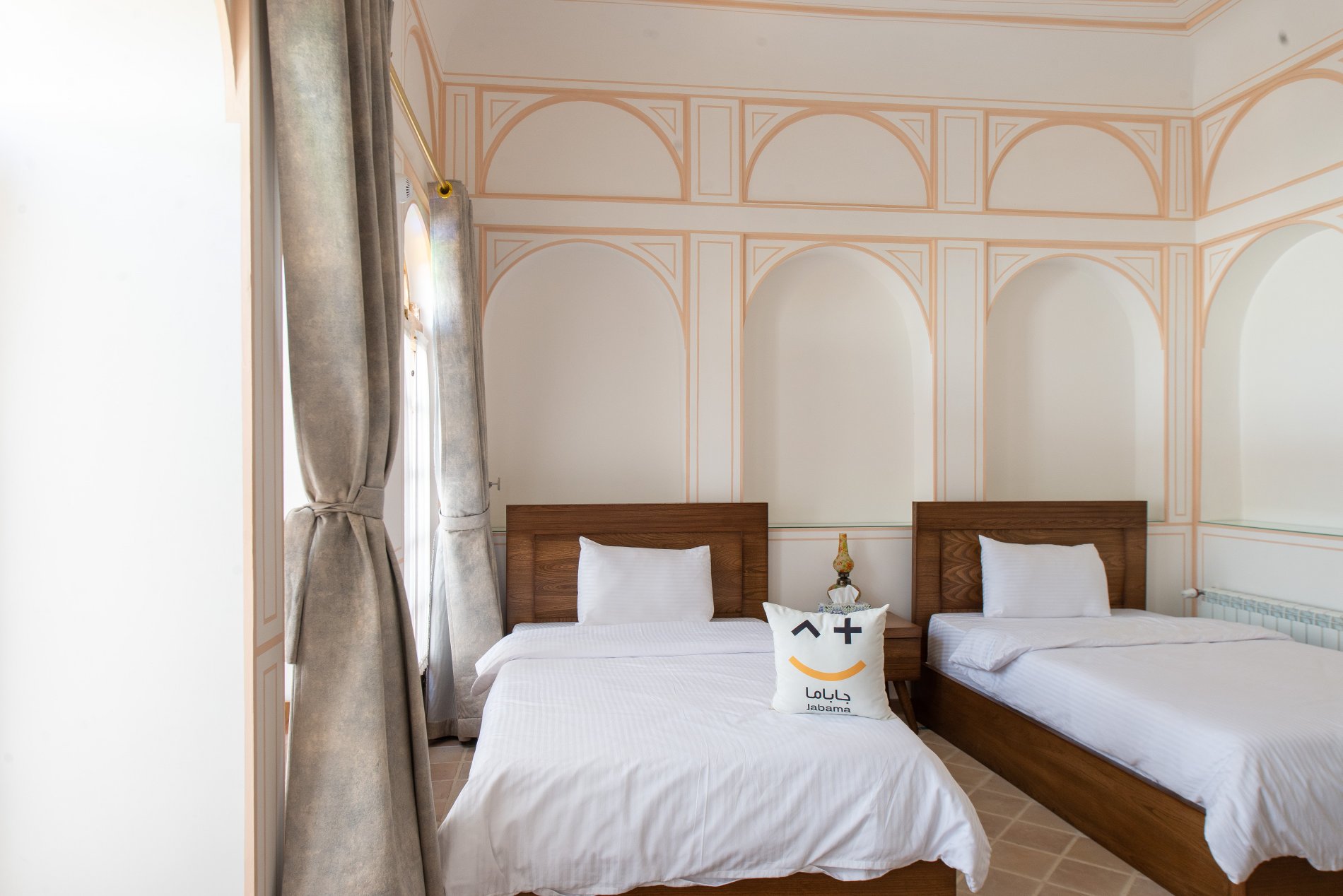 هزار و یک شب چهارباغ - واحد پنج دری