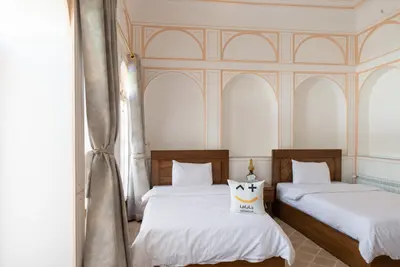 اقامتگاه سنتی هزار و یک شب چهارباغ - واحد پنج دری