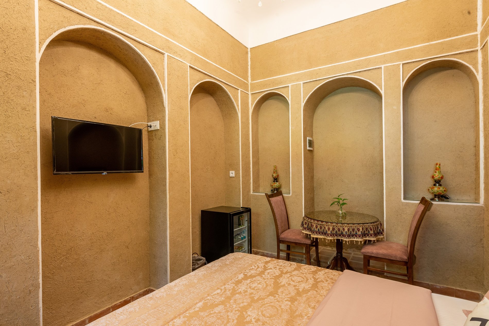 هزار و یک شب چهارباغ - واحد دنیازاد