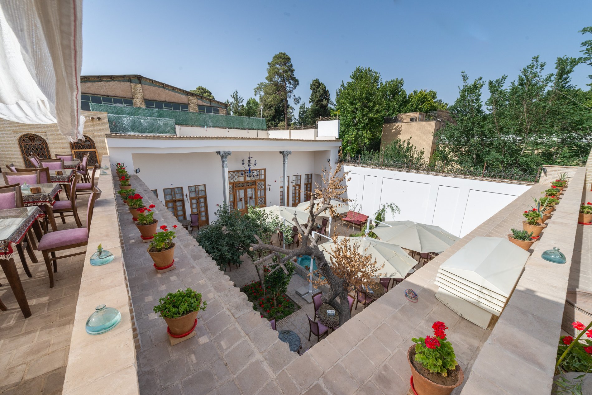 هزار و یک شب چهارباغ - واحد اسپادانا