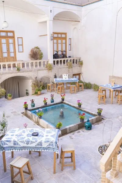 اقامتگاه سنتی کاشانه روشن - واحد 2