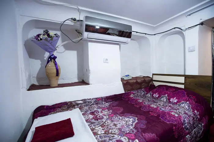 بوم گردی عمارت قاجاریه - واحد یک دری