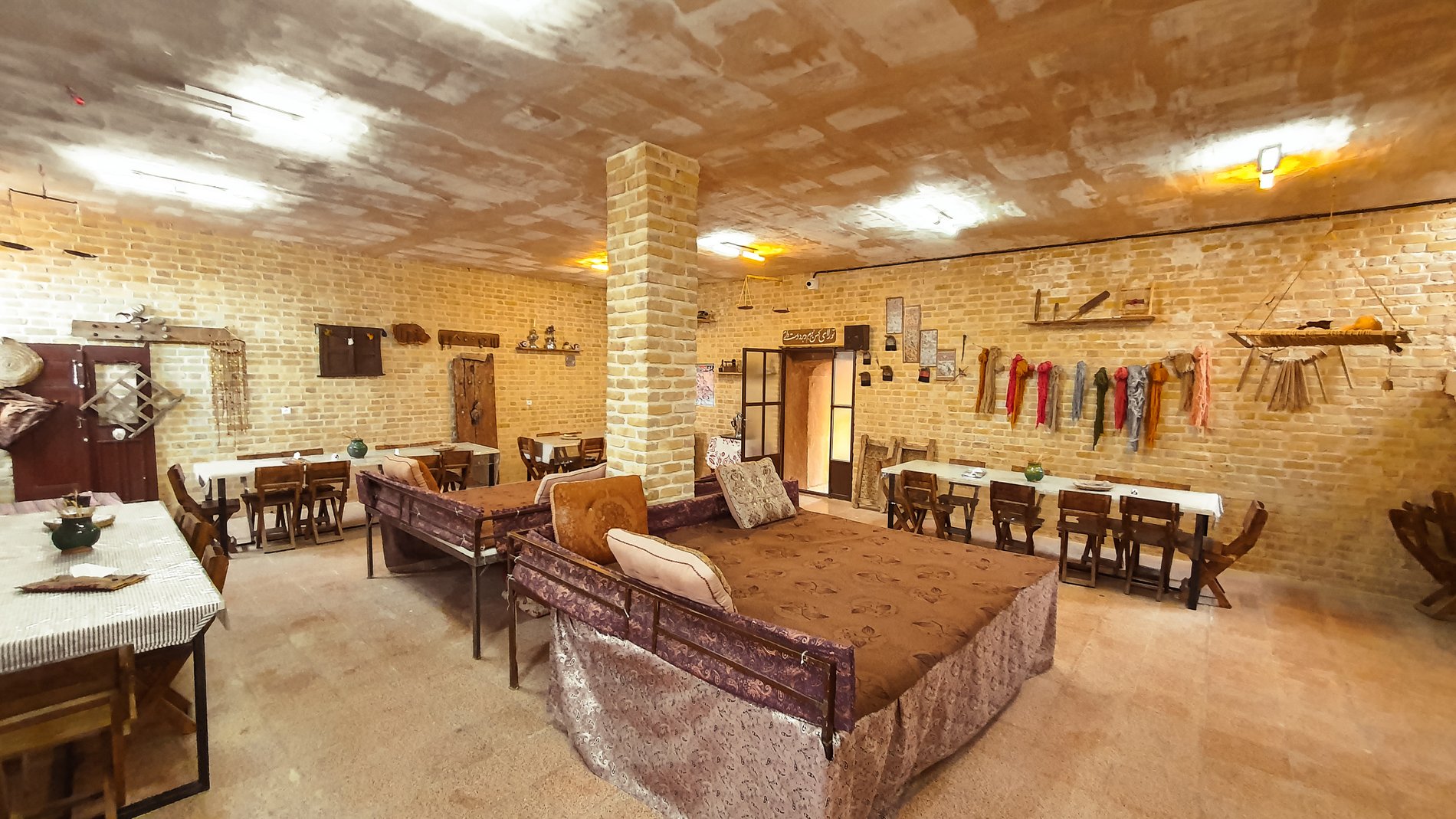 کدخدا فهرج - واحد مهرگان