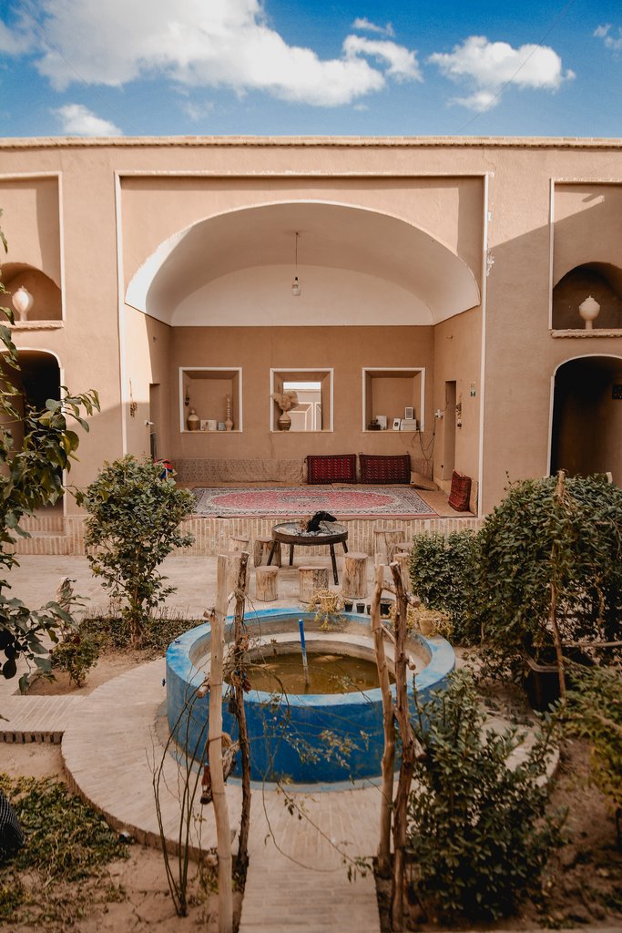 کدخدا فهرج - واحد خان